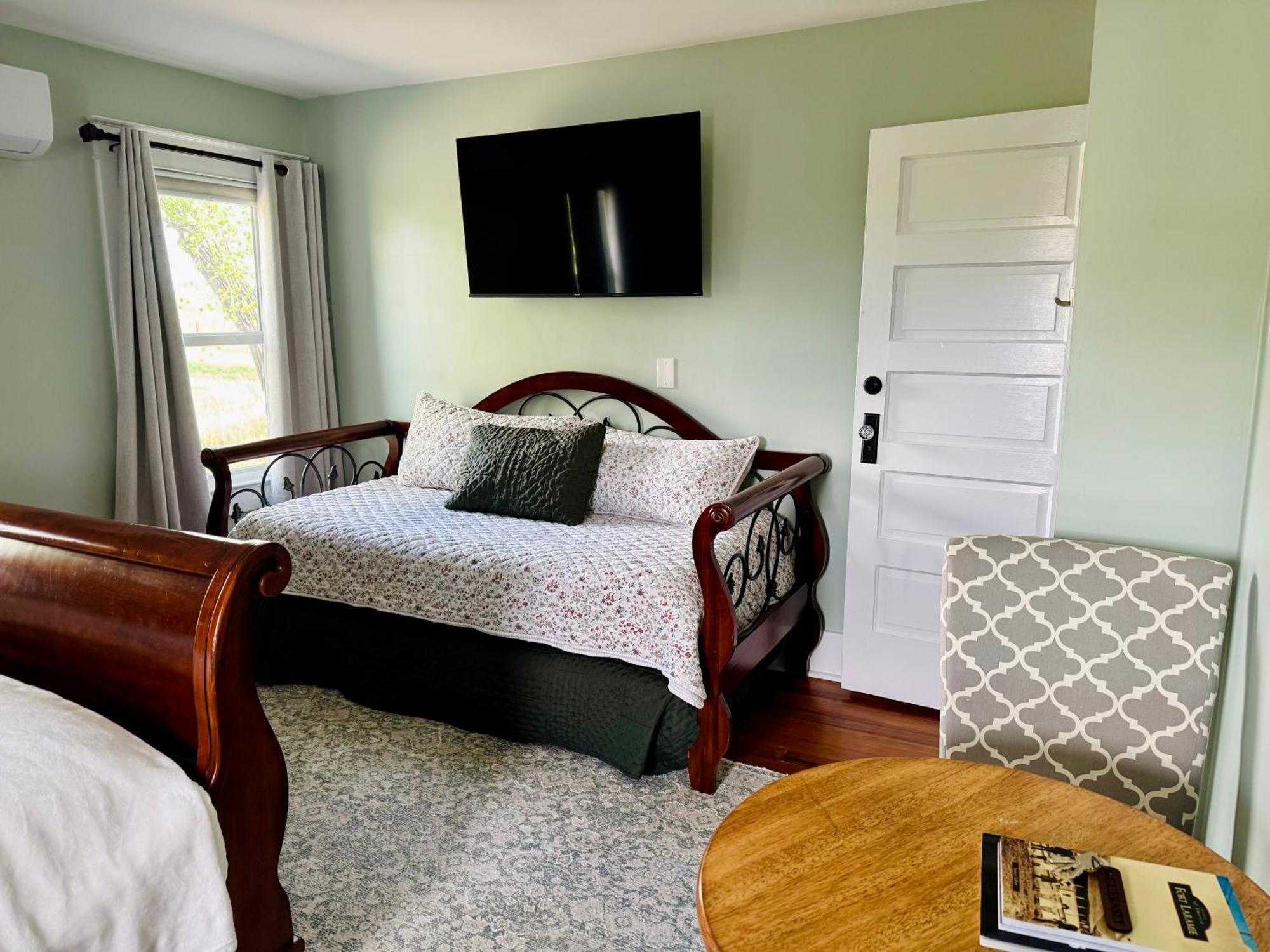 Hudson House Bed And Breakfast Wheatland エクステリア 写真